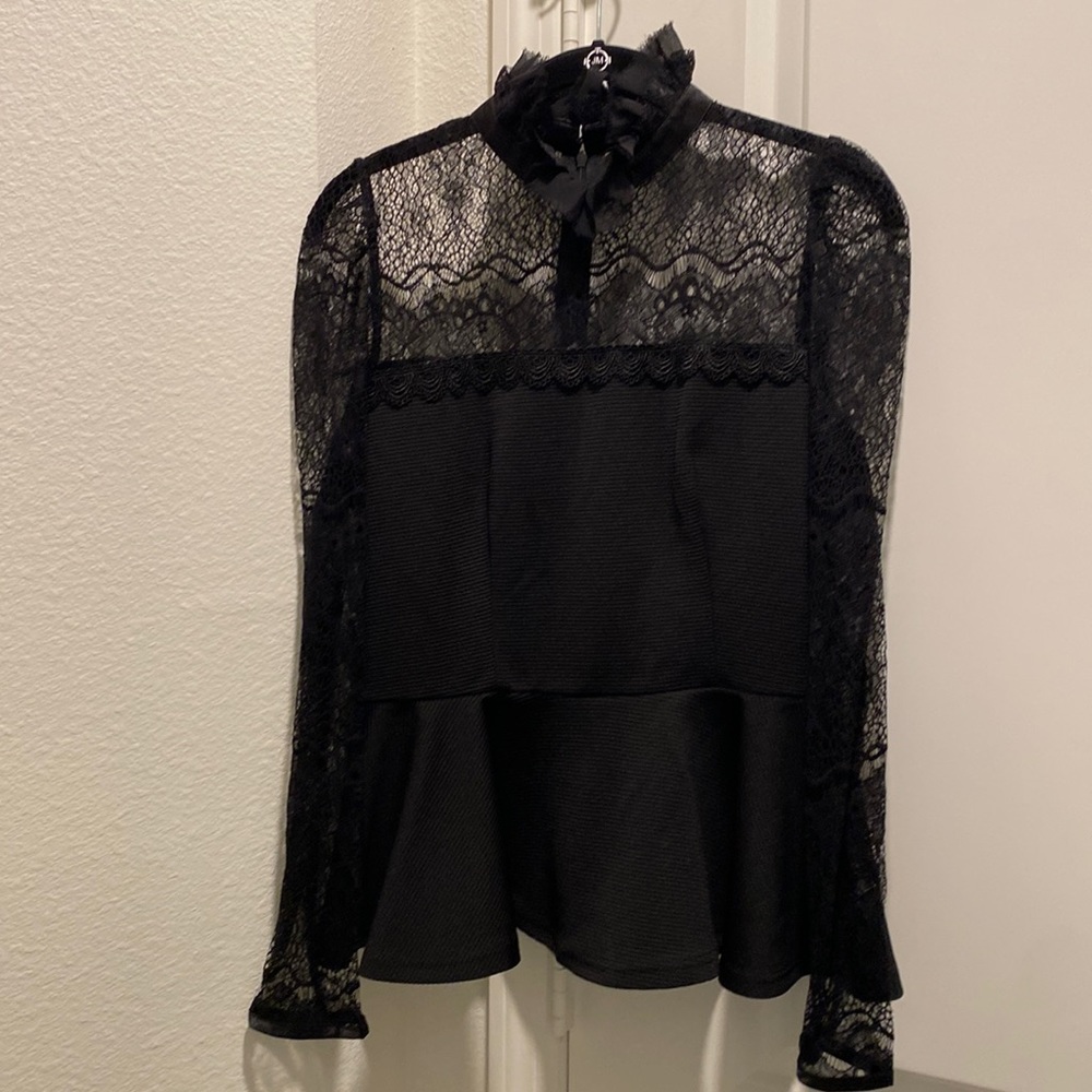 Lace peplin turtle next blouse in good condition size large